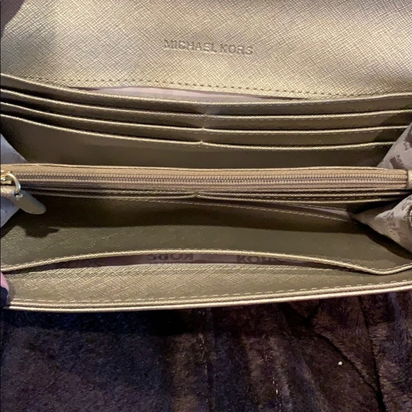 Gold MIchael Kors Wallet - Picture 4 of 8